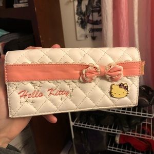 White hello kitty long wallet